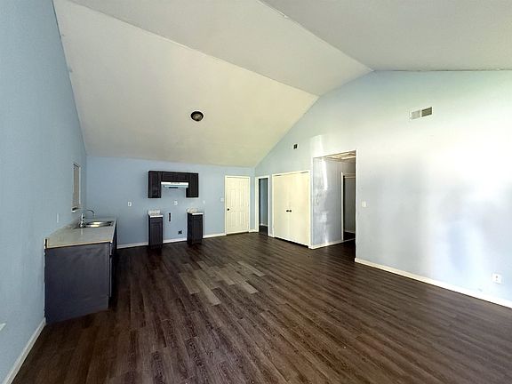 4th image of 2345 Shasta Ave