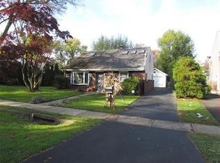 1890 Fitzwatertown Rd, Willow Grove, PA 19090