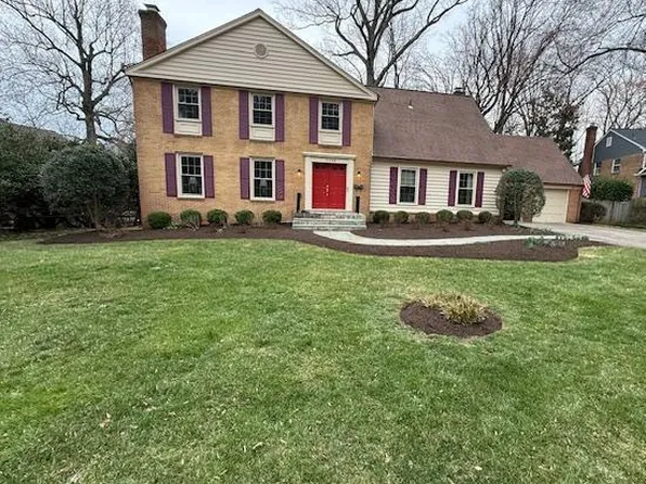 11209 Farmland Dr, Rockville, MD 20852