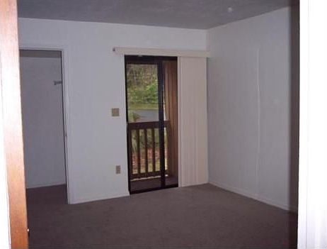 4th image of 1515 NW 29th Rd APT B4