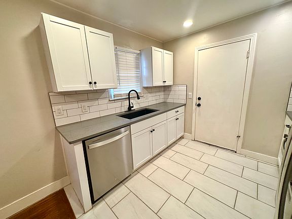 2nd image of 1312 Oxford Way