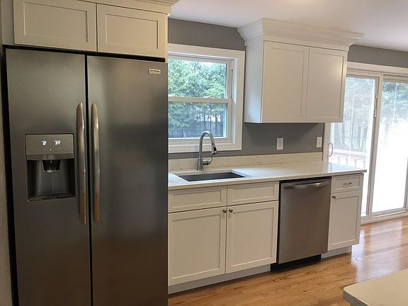 4th image of 53 Pomeroy St
