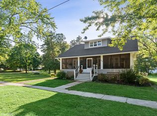 313 S Emmett St, Genoa, IL 60135