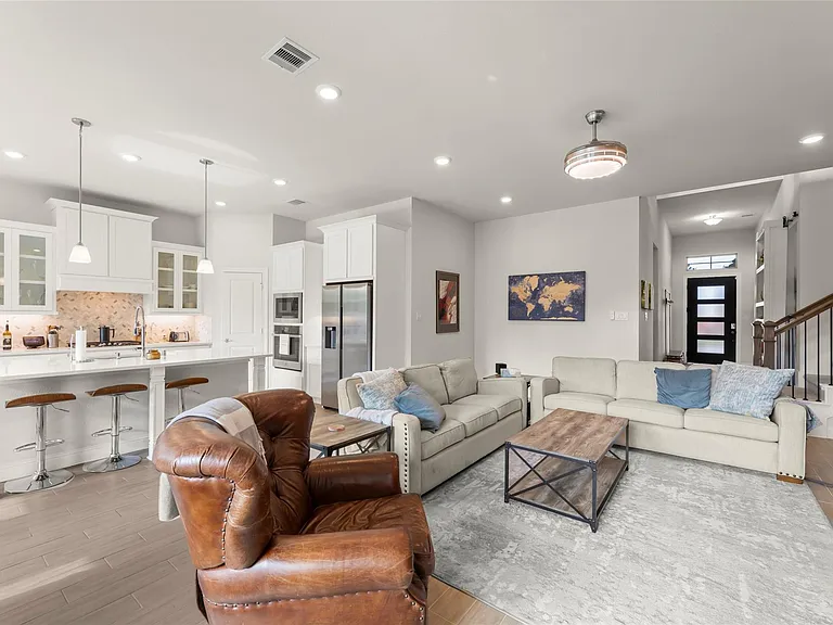 1939 Shallow Canyon Ln — Photo 5