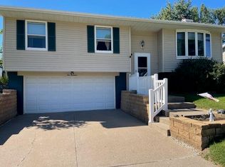 1014 Wier St, Muscatine, IA 52761