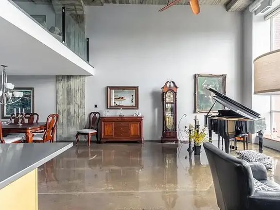 2nd image of 2175 Wyandotte St E #308