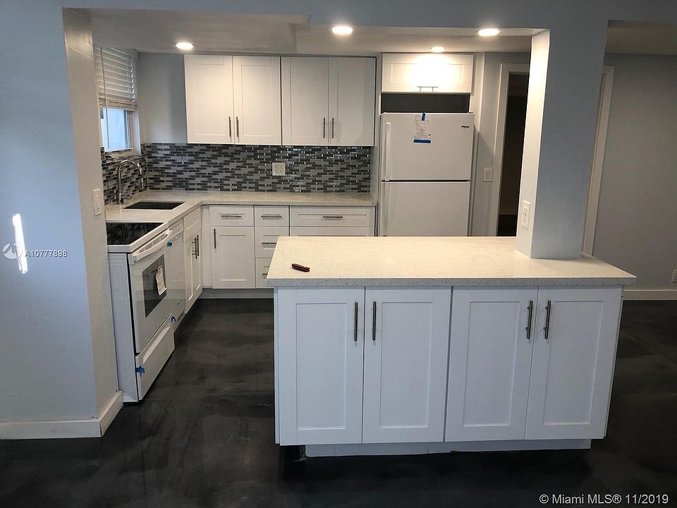 2nd image of 1501 SE 2nd Ct APT 5