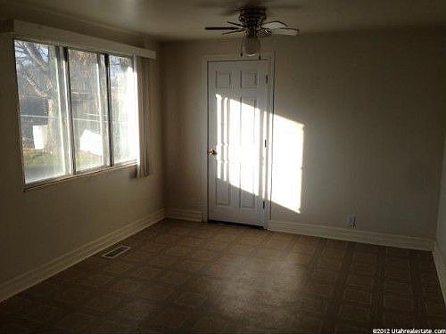 4th image of 1028 Oak Dr