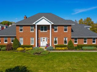 1004 Catherine Woods, Niskayuna, NY 12309
