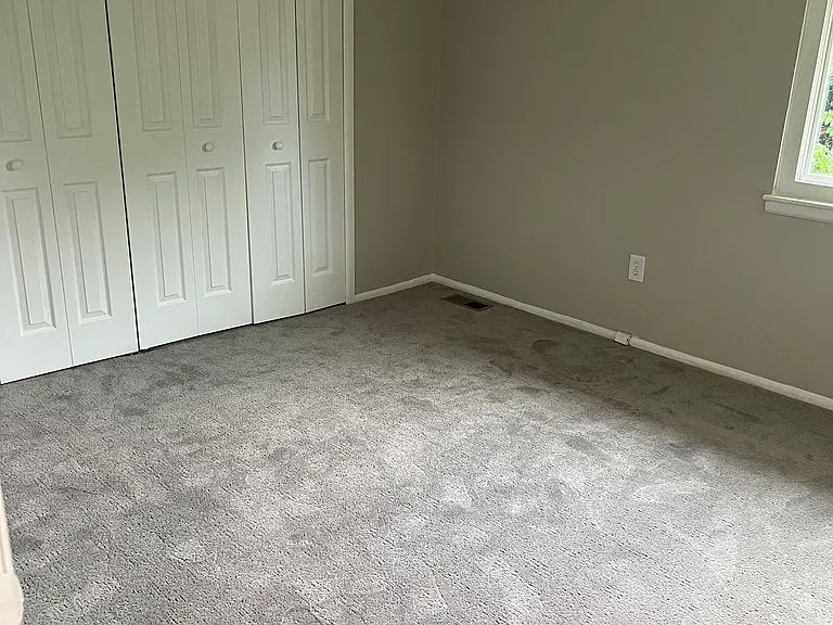 1813 Plymouth Ct — Photo 13