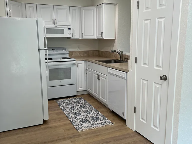 302 To 304 Dennis St SW — Photo 5