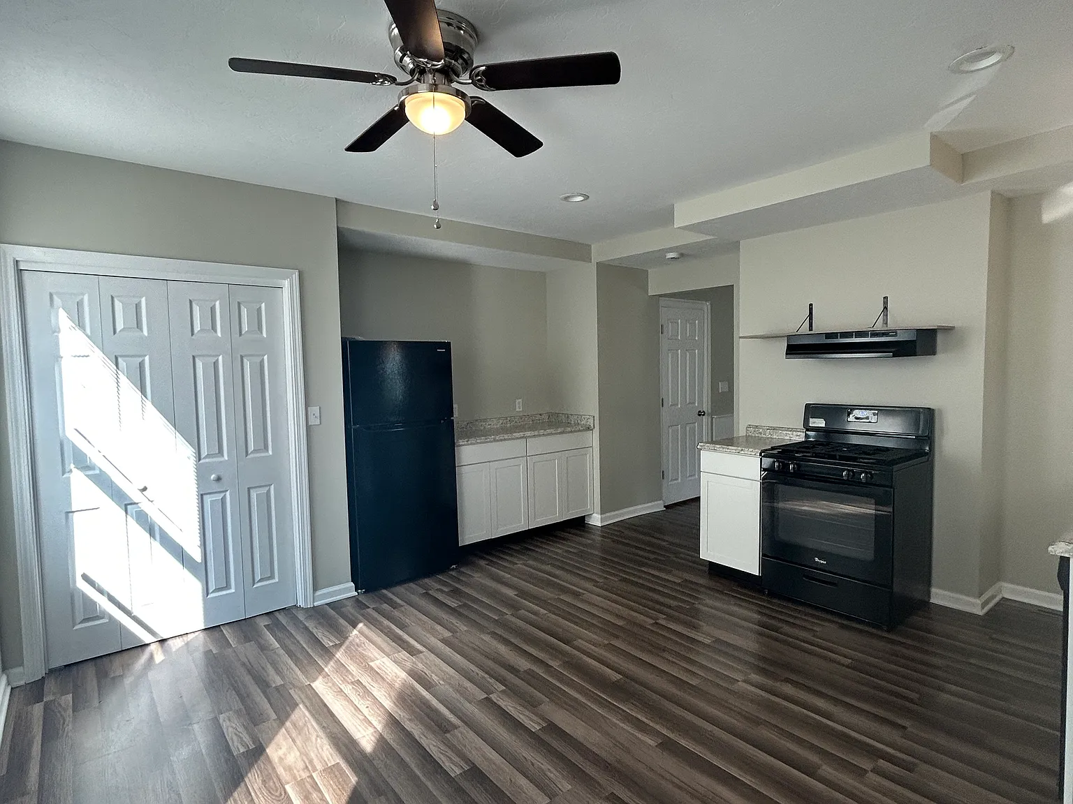 2 bed, 1200 sqft, $1,349 — Photo 2