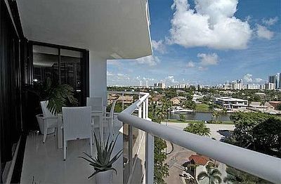 1st image of 3610 Yacht Club Dr #1/1
