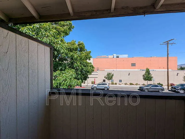 1015 Locust St #E — Photo 4