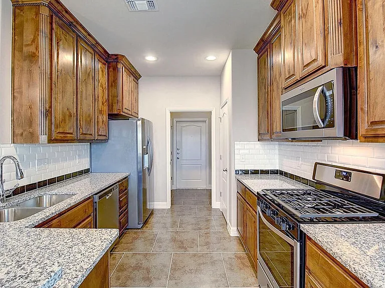 7530 Sable Creek Dr — Photo 14