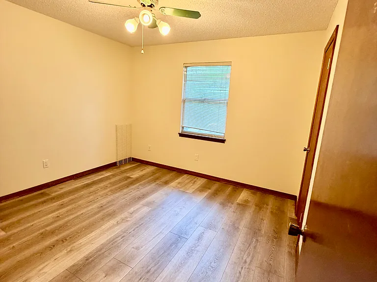 11390 Tanager Dr S — Photo 29