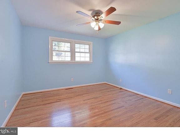 3rd image of 2235 Saint James Dr