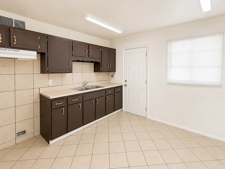 5437 S 14th Way — Photo 5