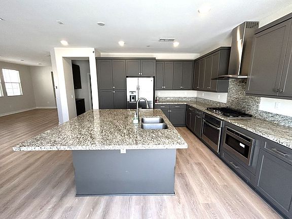 3rd image of 809 Kidder Ave