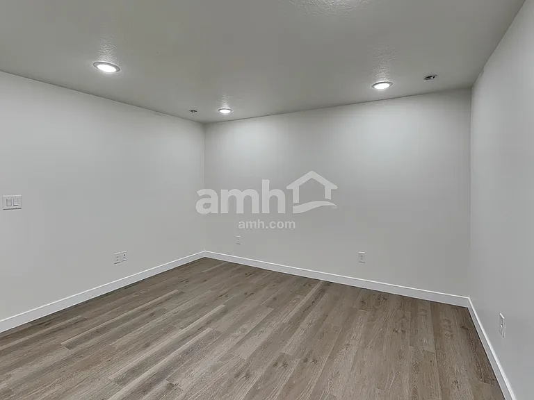 1232 W Mahogany St — Photo 24