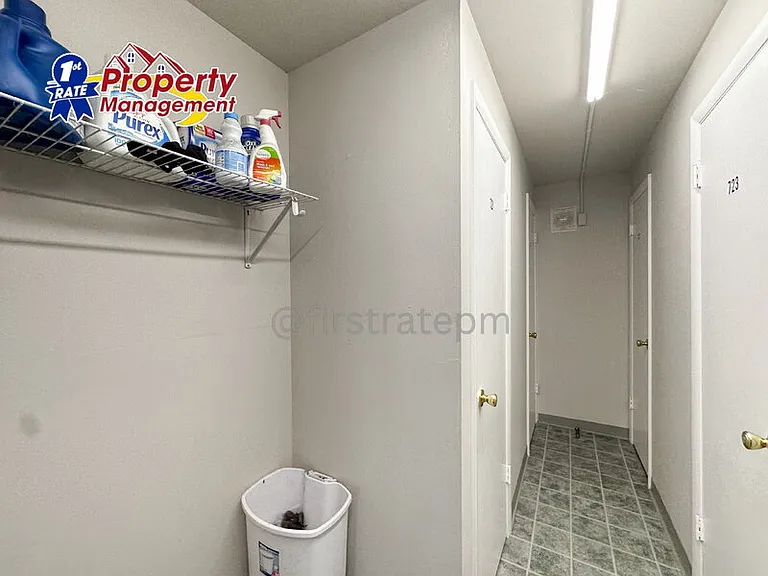 733 W Belmont St — Photo 20