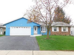 2120 Highland Dr, Sycamore, IL 60178