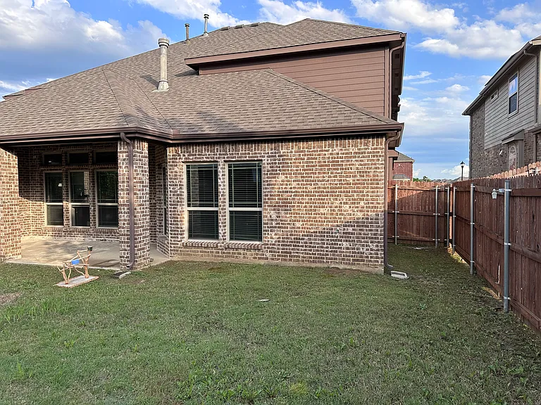 912 Foxtail Dr — Photo 34