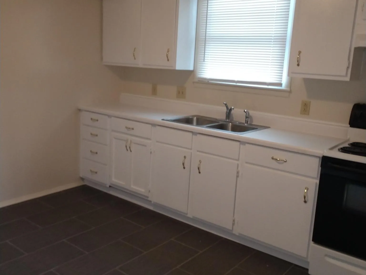 2 bed, 1.5 bath, $1,500 — Photo 3