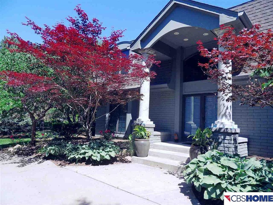 1st image of 9748 Fieldcrest Dr