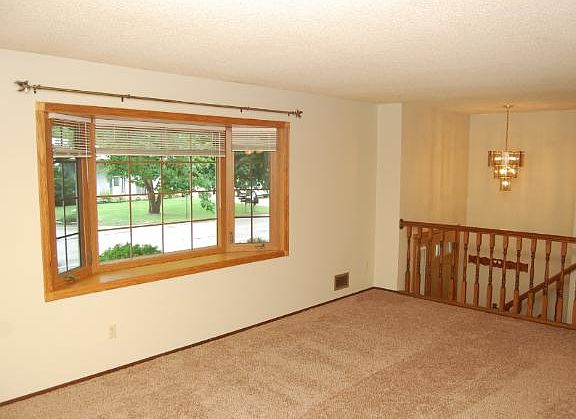4th image of 706 91st Ave NE