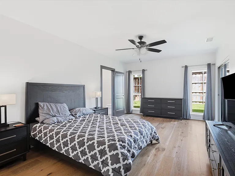 4549 Fremont Ln — Photo 16