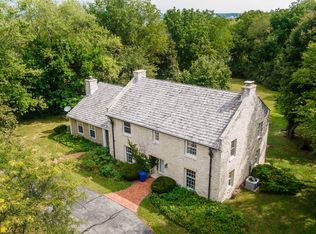 W269S3486 Merrill Hills Rd, Waukesha, WI 53189