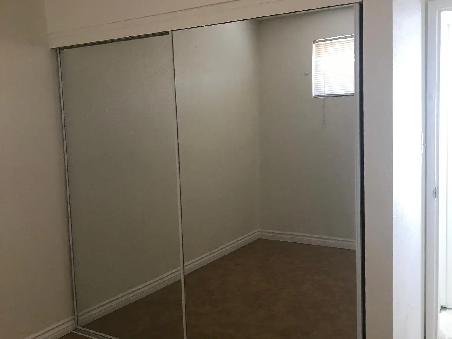 2 bed, 650 sqft, $1,100 — Photo 2
