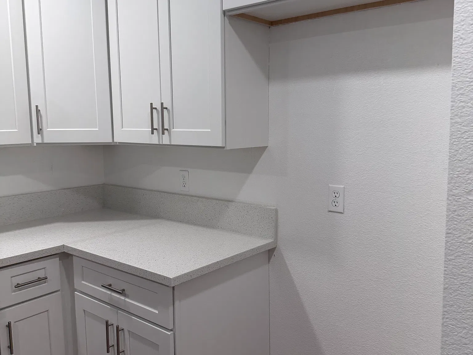4 bed, 2.5 bath, 1608 sqft, $3,350 — Photo 2