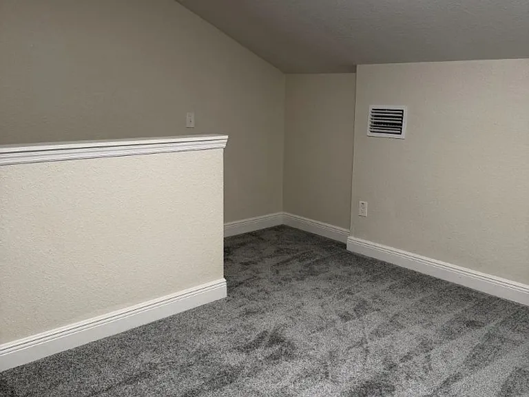 5150 SE 103rd Ln #4 — Photo 5