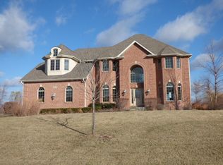 5040 Half Round Rd, Oswego, IL 60543
