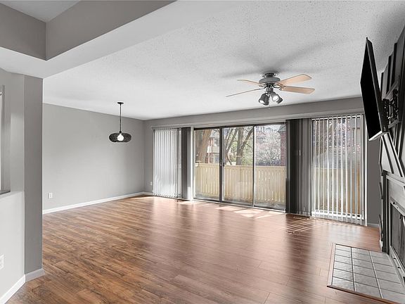 3rd image of 5579 Waterman Blvd #D