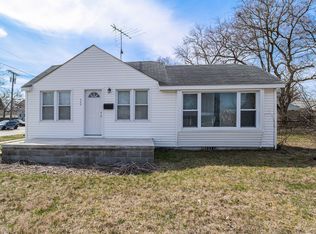 305 W Lincoln Ave, Madison Heights, MI 48071