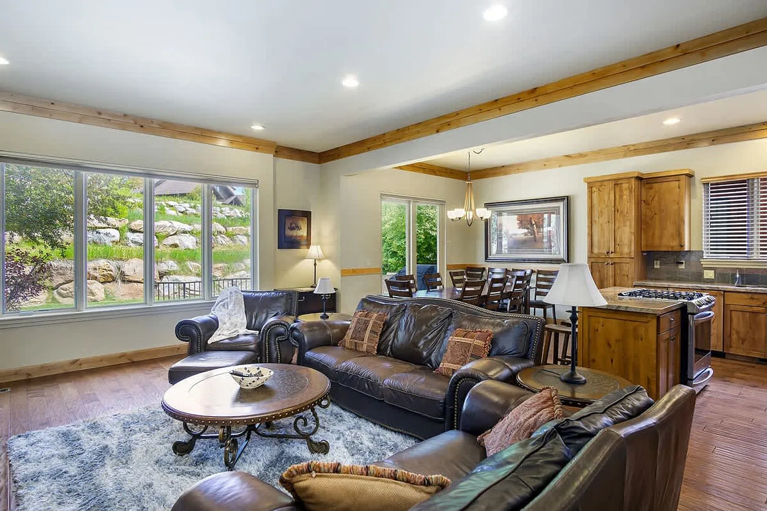 8 bed, 4.0 bath, 4994 sqft, $10,504 — Photo 1