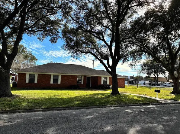 611 Todd St, East Bernard, TX 77435