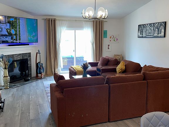 4th image of 3243 Sand Walk Dr