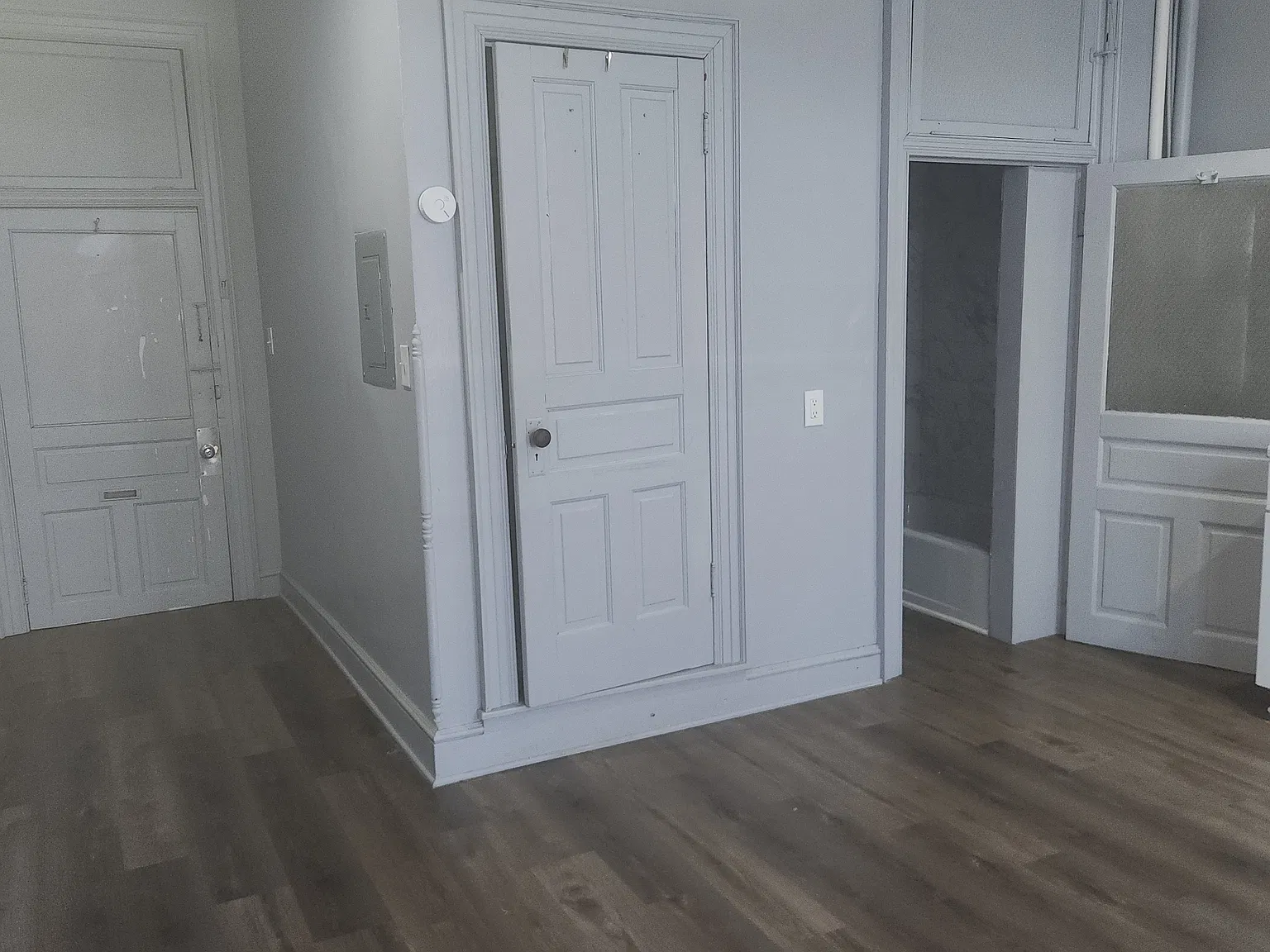 Studio, $795 — Photo 3