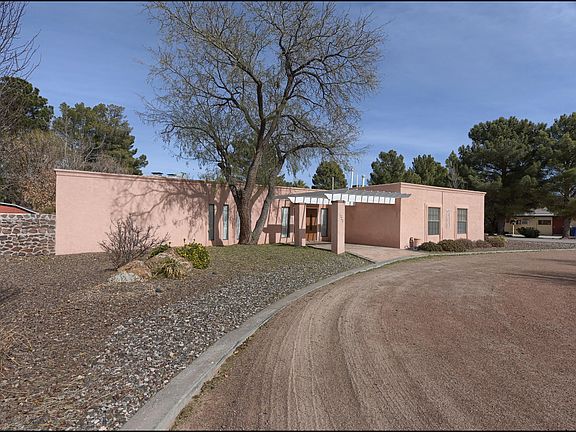 2nd image of 1025 Esplanada Cir