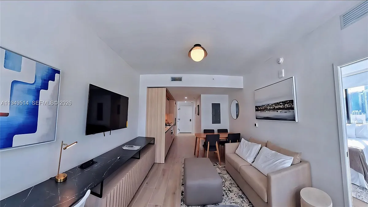 Building Photo - 225 N Miami Ave #1812