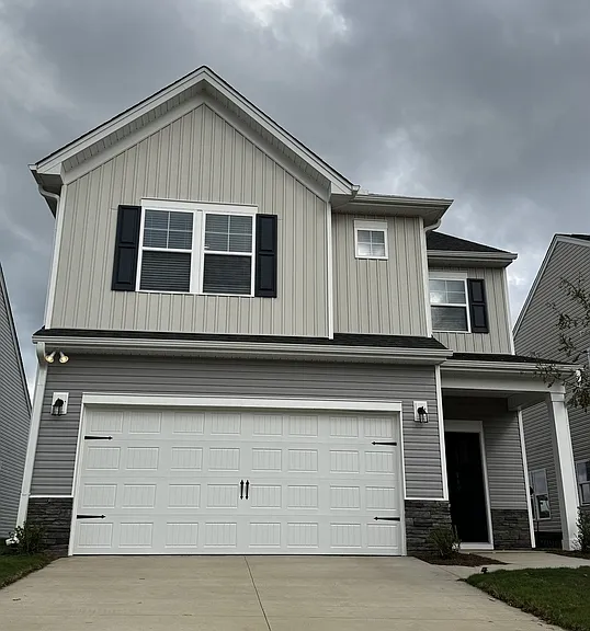 142 Gervais Cir — Photo 1
