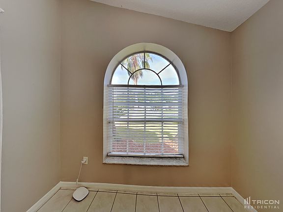 4th image of 11843 Cranbourne Dr