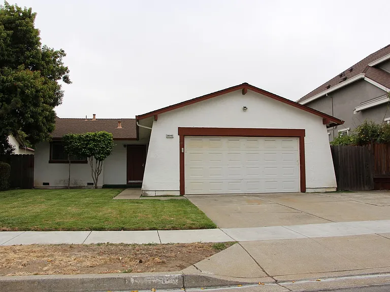 39145 Cindy St — Photo 1