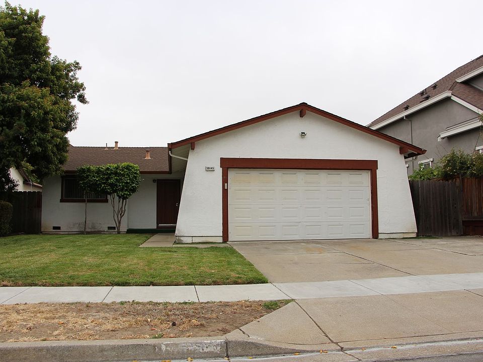 1st image of 39145 Cindy St