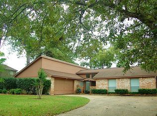9003 Donys Dr, Houston, TX 77040