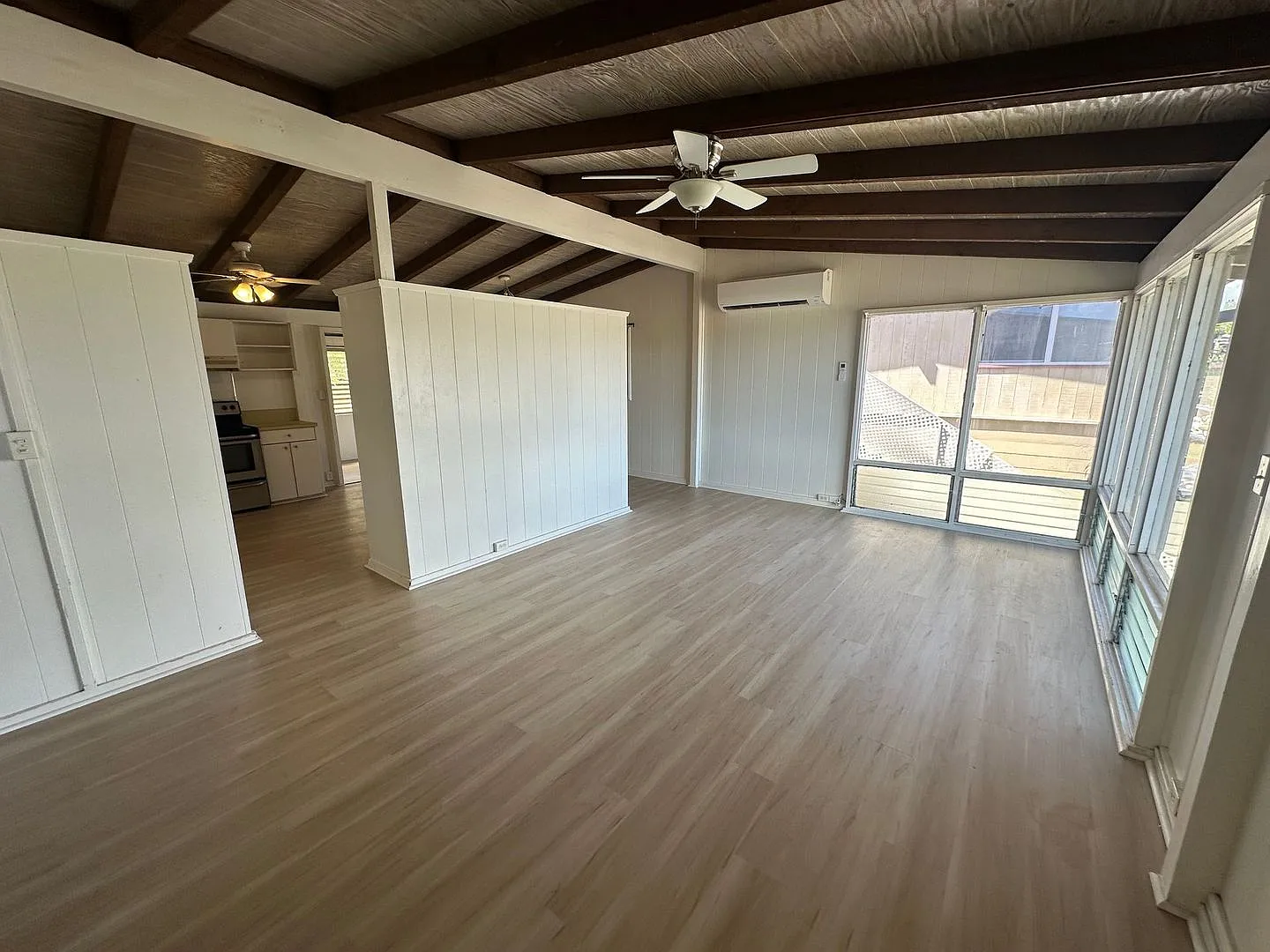 3 BD / 2 BA House in Pearl City! — Photo 2